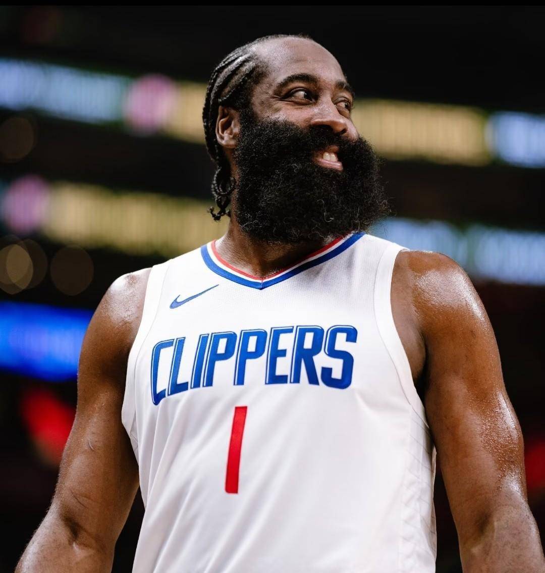  莱万多夫斯基在比赛中9分钟连进5球 