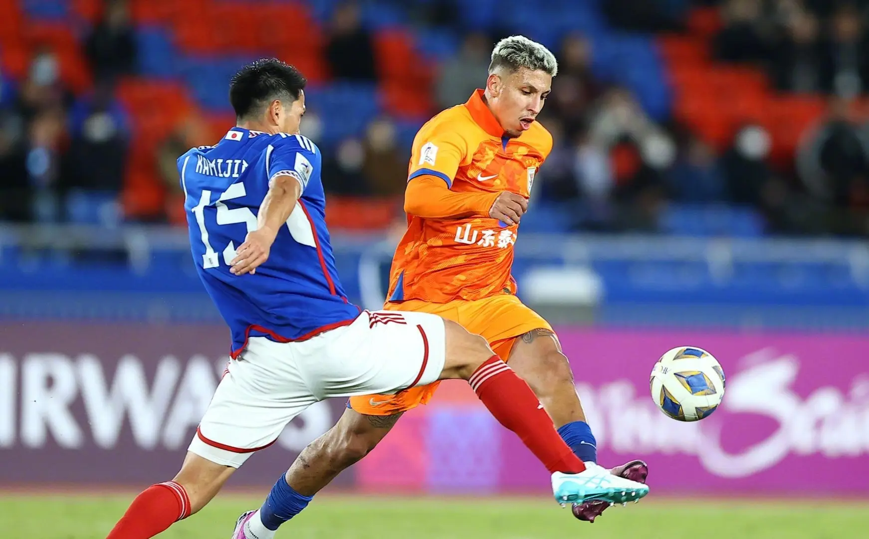 关于山东泰山迎英超关键赛，冲刺阶段刷新队史纪录，震撼外界，团队化学反应显著的信息