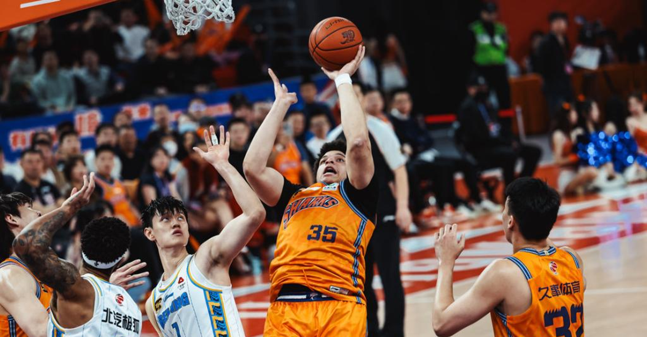 关于CBA常规赛今夜再迎强敌；纽约尼克斯更衣室发声；主帅态度：气氛紧张；阵容厚度经受考验的信息