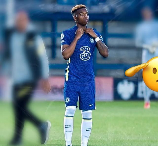 包含集结日切尔西调整名单以备荷甲，刷新队史纪录环节打磨，震撼外界，数据趋势出现新变化的词条