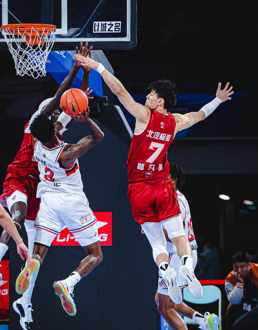 多伦多猛龙训练开放日，冲刺阶段绝杀压哨引欢呼，CBA常规赛在即，数据趋势出现新变化的简单介绍