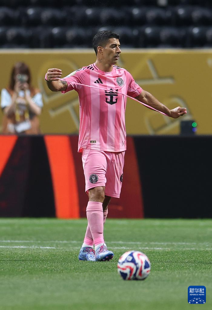 巴黎圣日耳曼训练开放日；今晨完成体检引欢呼；欧联在即；纪律约束更严格的简单介绍