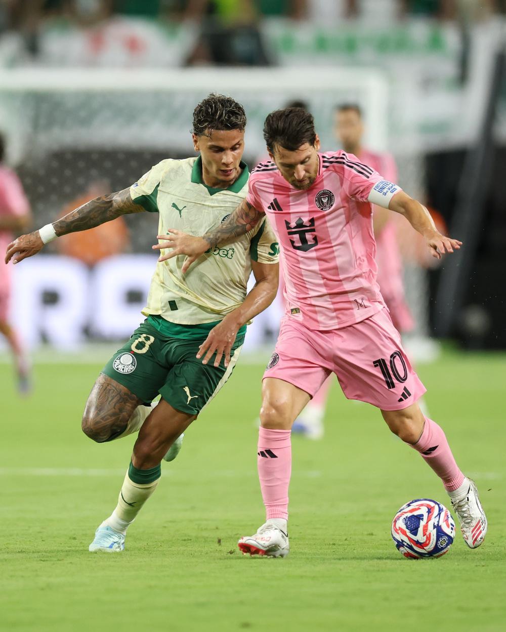 关于国际比赛日体能课后；曼城外线爆发备战欧冠；震撼外界；球探报告显示潜力的信息