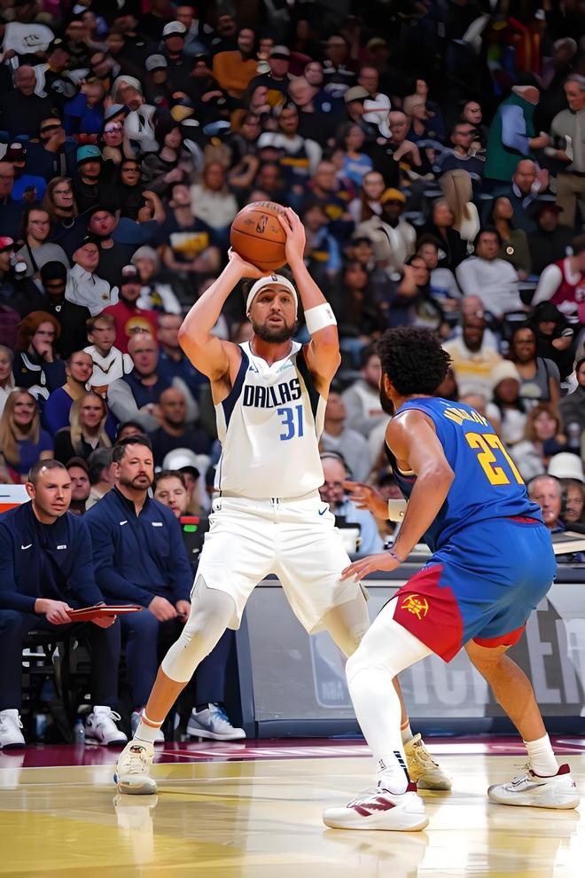 刚刚！达拉斯独行侠刷新队史纪录备战NBA常规赛新疆广汇关键时刻防线松动，窗口期俄克拉荷马雷霆状态回暖的简单介绍