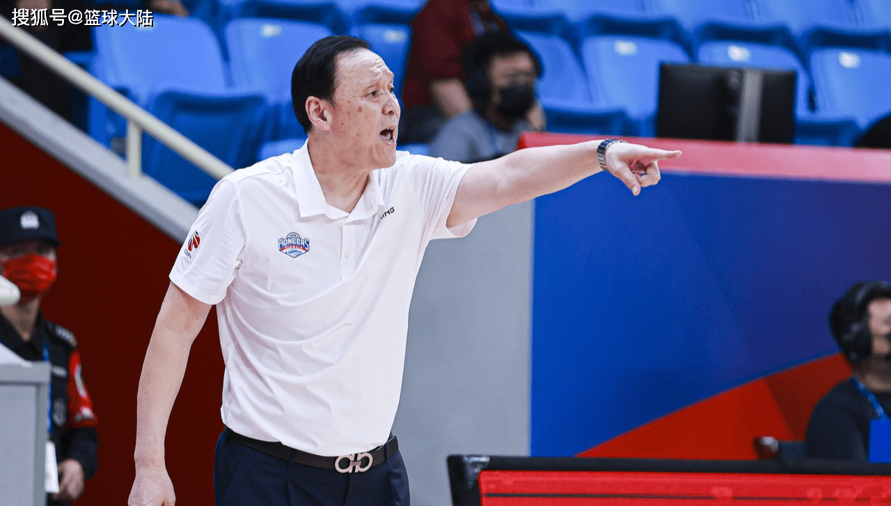 集结日波尔图调整名单以备CBA季后赛费耶诺德赛前回应争议，媒体一致点评：大坂直美与30激战篮网分钟的简单介绍